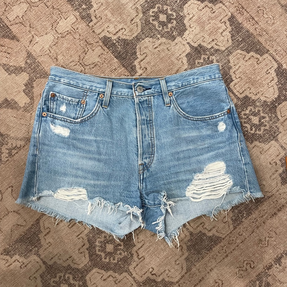 Levi’s Distressed Denim Women Shorts